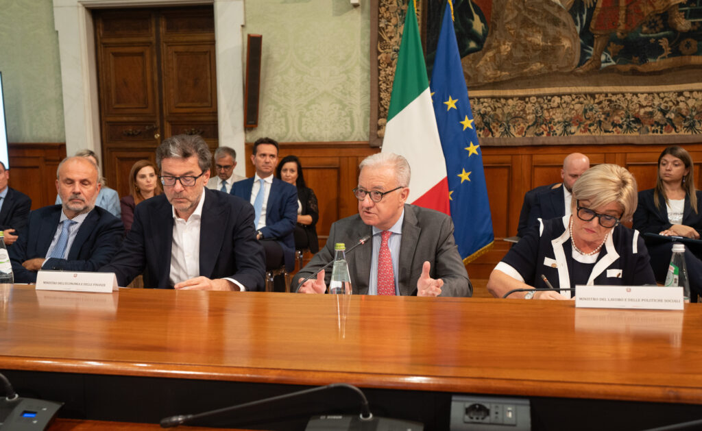 Alcuni dei Ministri presenti all'incontro tra Governo e rappresentanti degli Ordini professionali