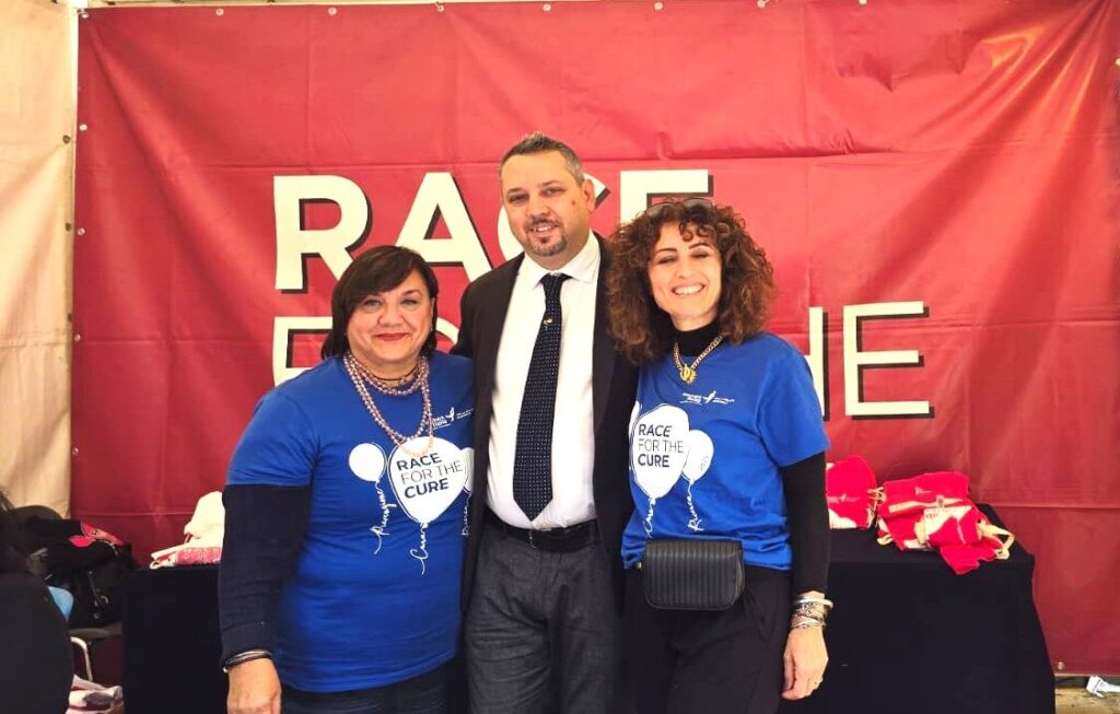 Claudio Iovino e due Fisioterapiste alla Race for the Cure Napoli