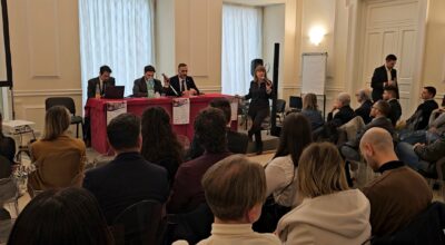 Ordine Fisioterapisti di Napoli e ANIMASS celebrano Sindrome Sjögren: inaugurata panchina azzurra