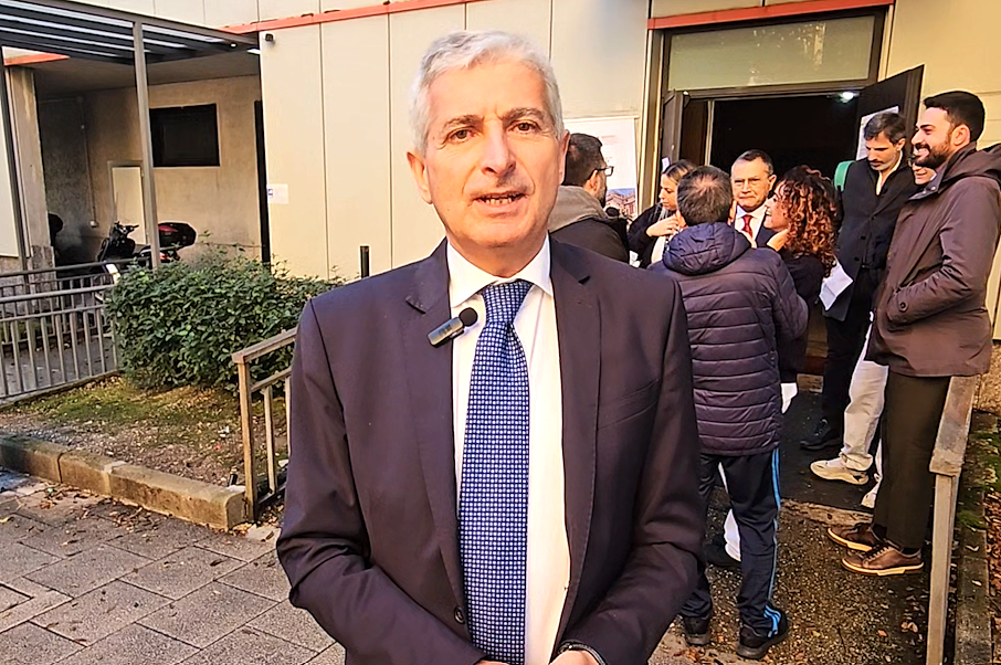 Il Dott. Massimo Costa, Direttore di Medicina Fisica e Riabilitazione dell'UO del Cardarelli