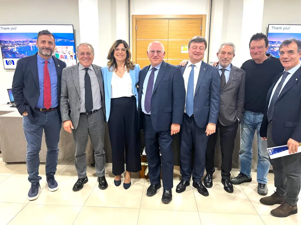 Il Prof. Paolo Ascierto con i Presidente degli Ordini professionali più importanti di Napoli