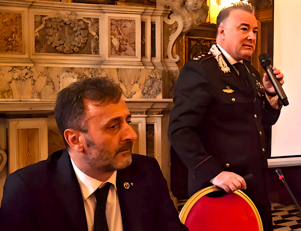 Il Ten. Col. Michele Avagnale relaziona al convegno dell'OFI NA-AV-BN-CE