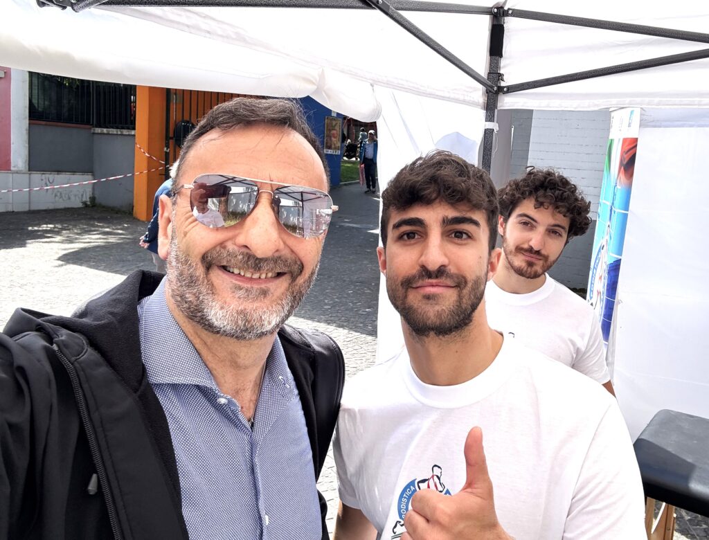 Il presidente all'interno del gazebo