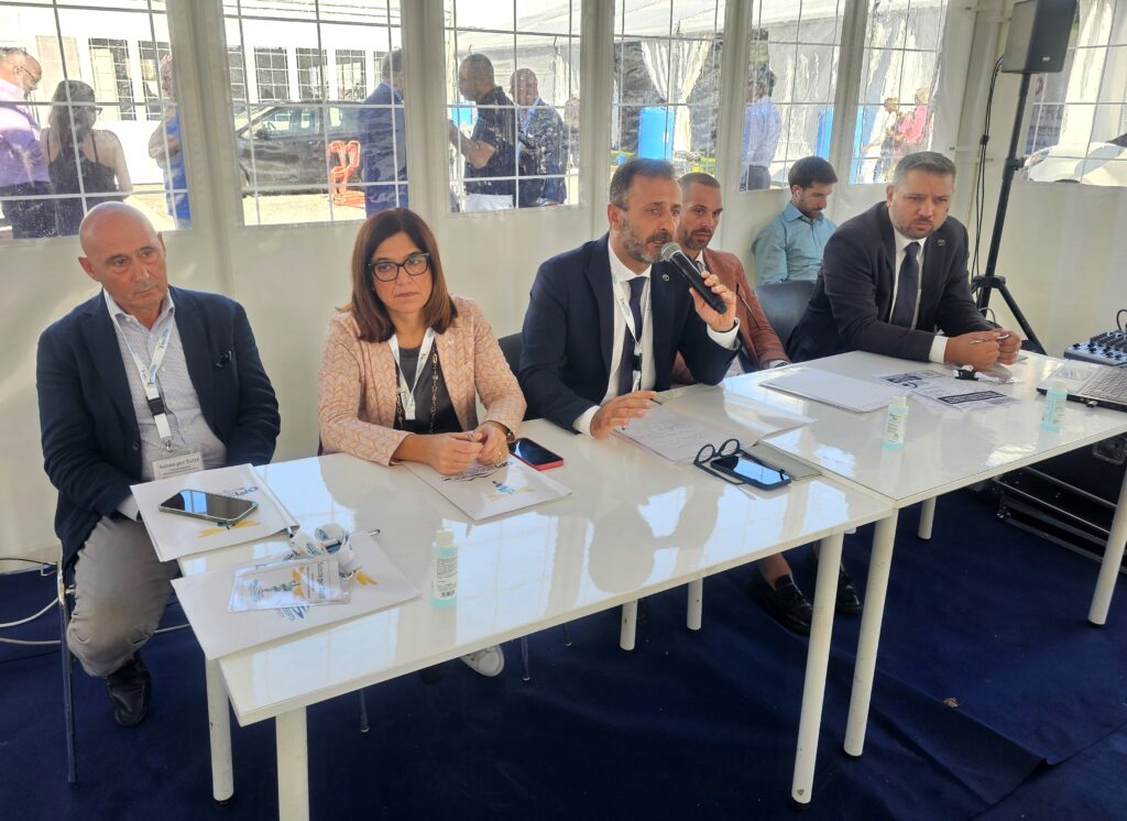 Il tavolo di presidenza