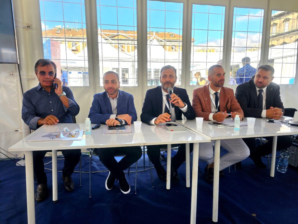 Il tavolo di presidenza dell'Ordine dei Fisioterapisti di NA-AV-BN-CE