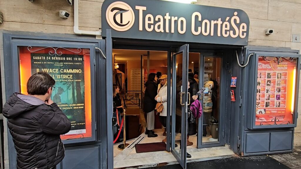 L'ingresso del teatro CortéSe