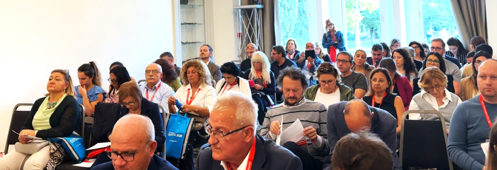 Panoramica dei presenti in sala