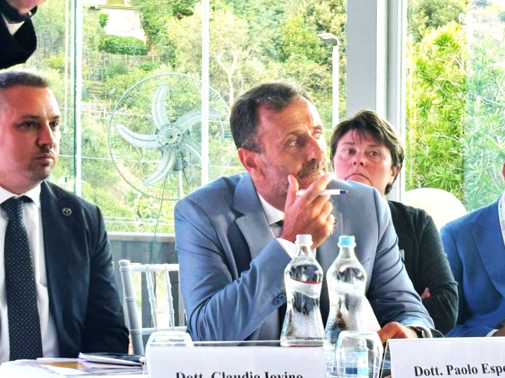 Paolo Esposito con Claudio Iovino, dietro la Prof.ssa Nicola Walsh
